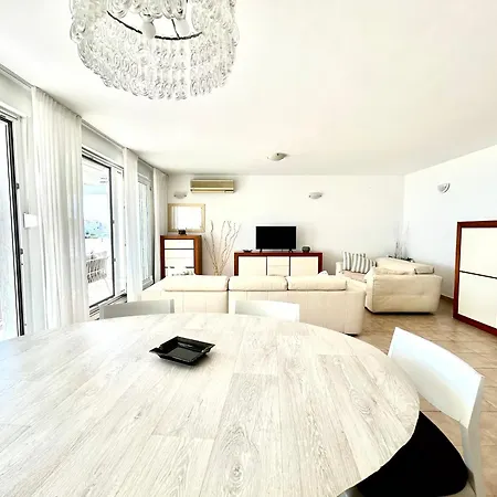 Lux View Апартаменты Сплит