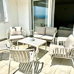 Lux View Beach Apt Сплит