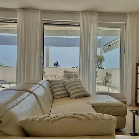 Lux View Beach Apt *