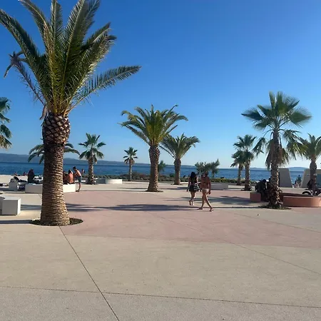 Lux View Beach Apt *