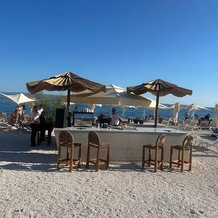 Azure View Beach Apt Appartement *